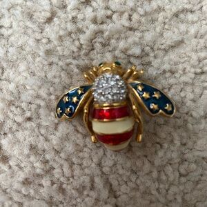 Joan rivers American bee pin